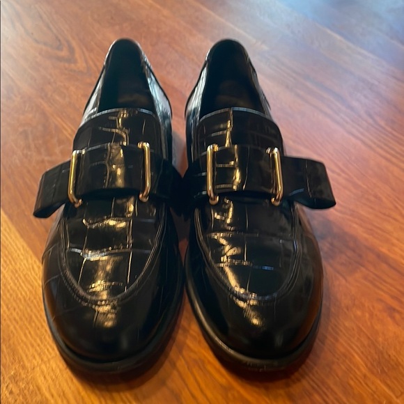 Tibi Shoes - TIBI Norris croc embossed leather Blk loafer with removable strap.